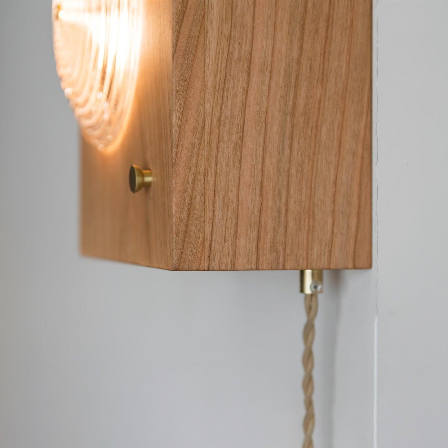 Vintage Camera Wall Lamp | Sturdy Metal and Warm Wood Design 7