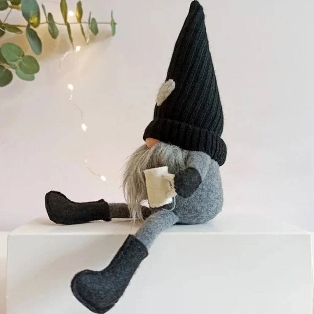 Coffee Gnomes Decoration | Adorable Knitted Figures for Cozy Spaces 4