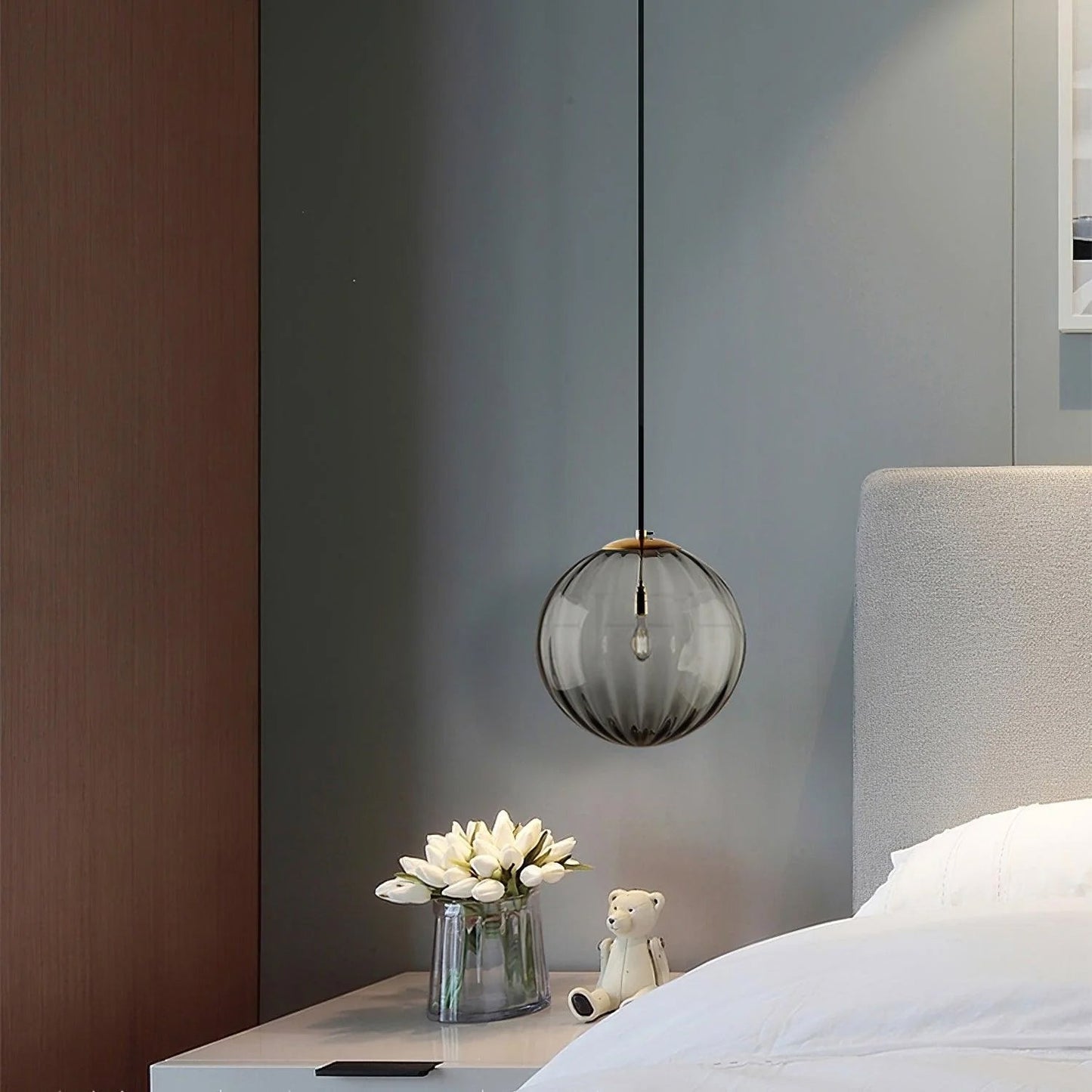 Elegant Pendant Light | Mouth-Blown Glass with Adjustable Height 4