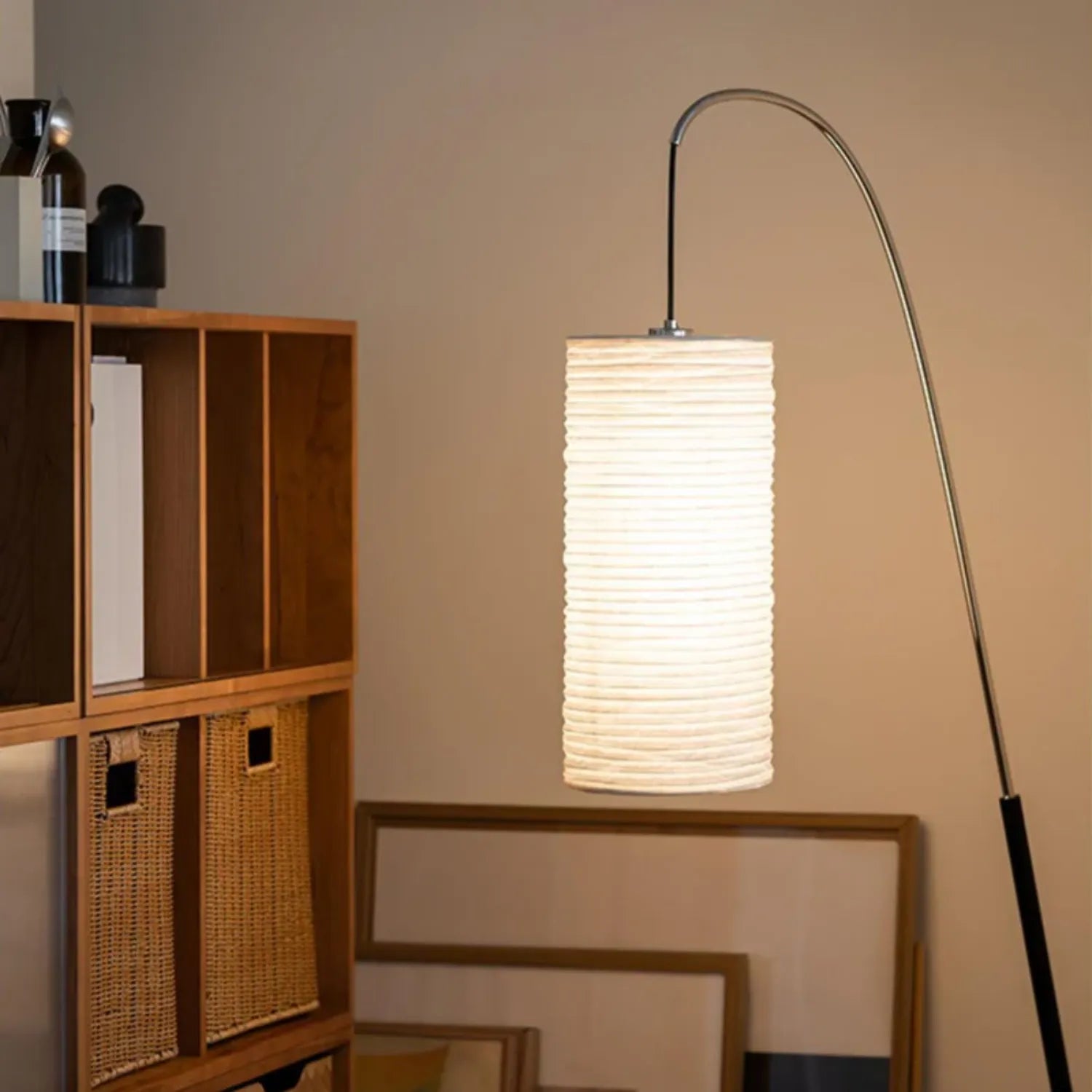 Minimalist Floor Lamp | Elegant Curved Design with Warm Light 4