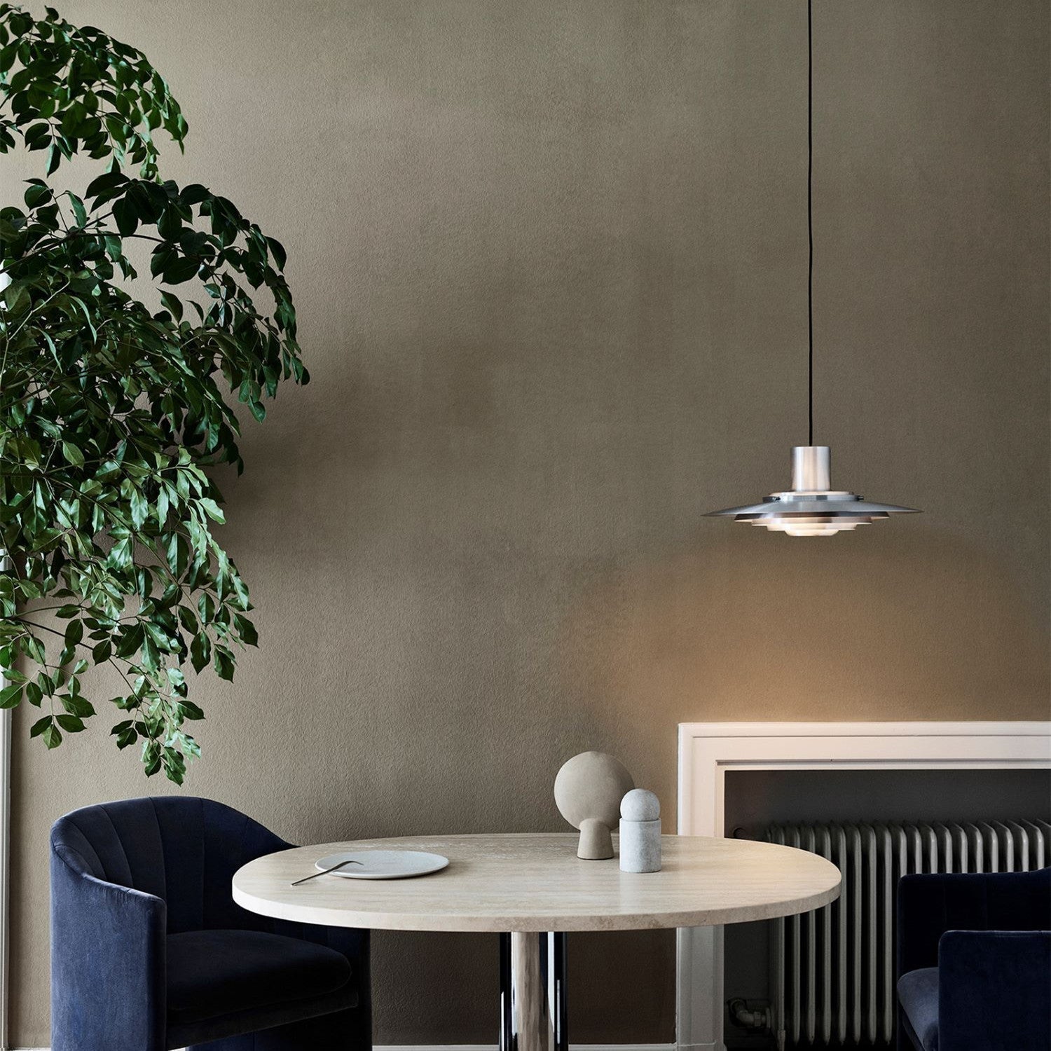 Modern Aluminum Pendant Light | Energy-Efficient LED Design 3