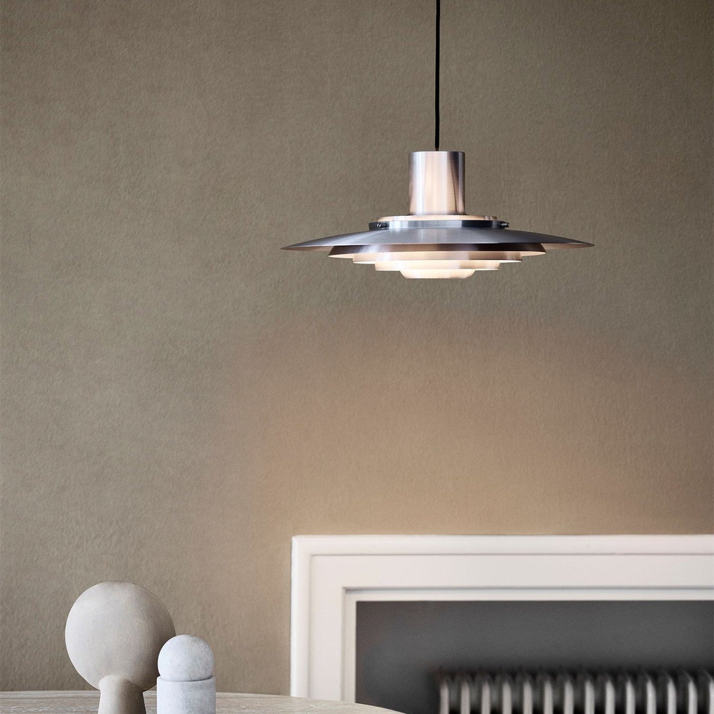 Modern Aluminum Pendant Light | Energy-Efficient LED Design 6