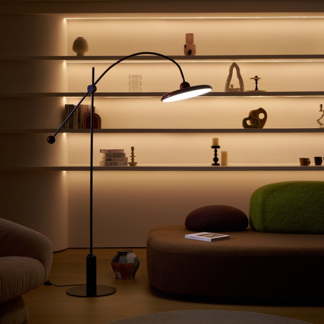 Modern Floor Lamp | Sculptural Design with Energy-Efficient LED 5