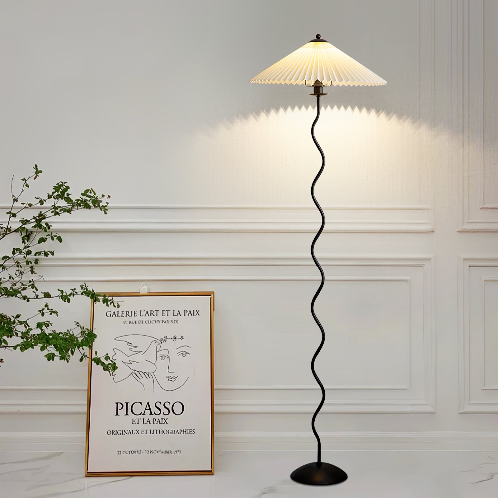 Squiggle Floor Lamp | Playful Wavy Design with LED Compatibility 8