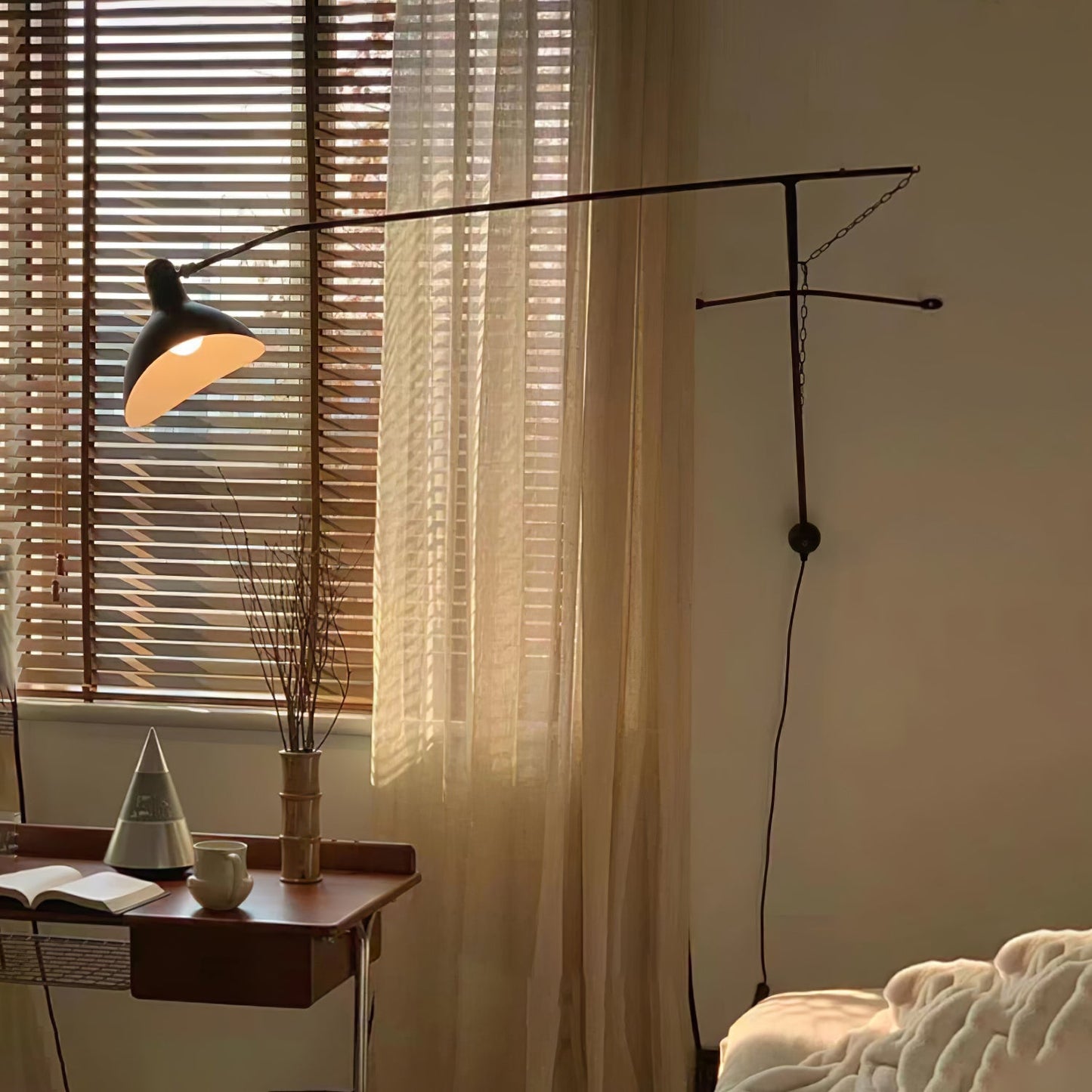 Modern Wall Sconce | Sculptural Metal Design for Elegant Illumination 7