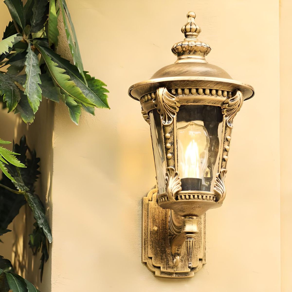 Outdoor Wall Lantern | Vintage Glass Shade with Durable Aluminum Body 2