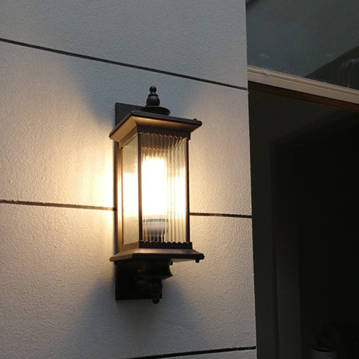 Outdoor Wall Light | Timeless Vintage Design for Patios and Gardens 4