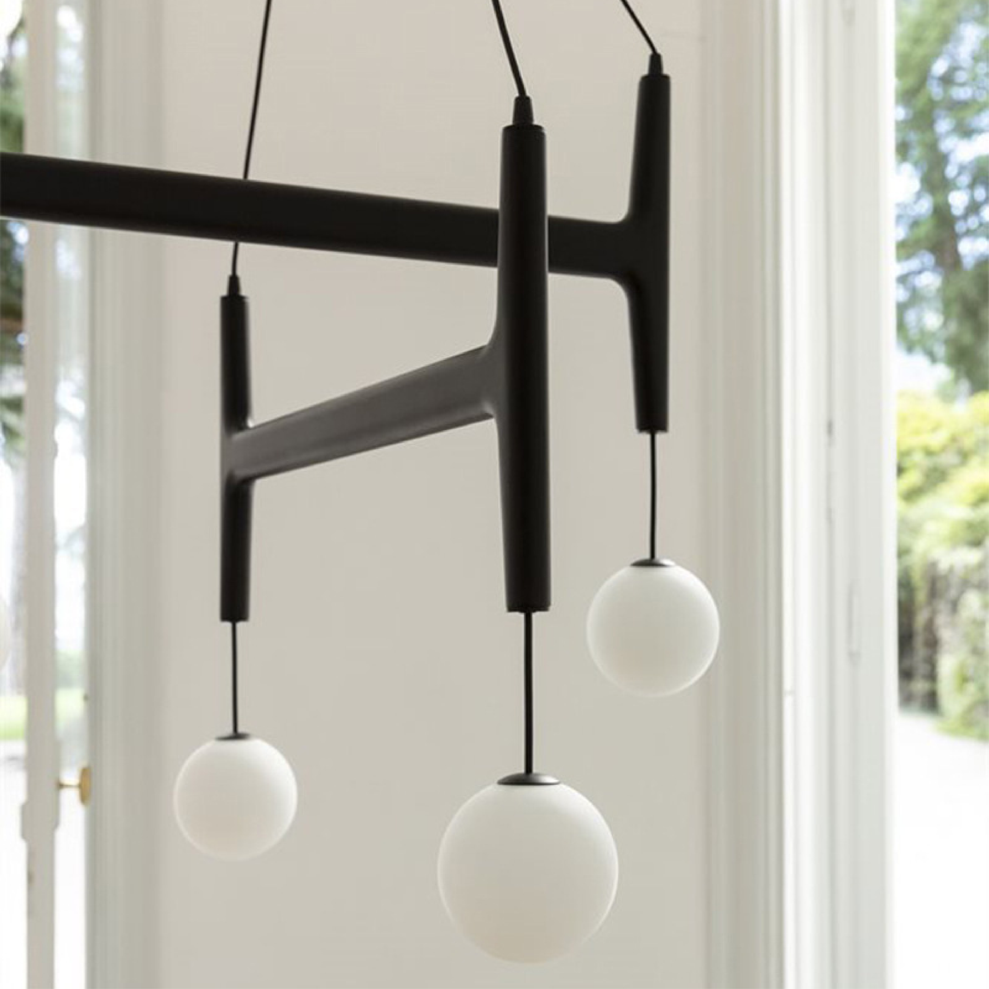 Pendant Lamp | Elegant Design with Adjustable Suspension 2