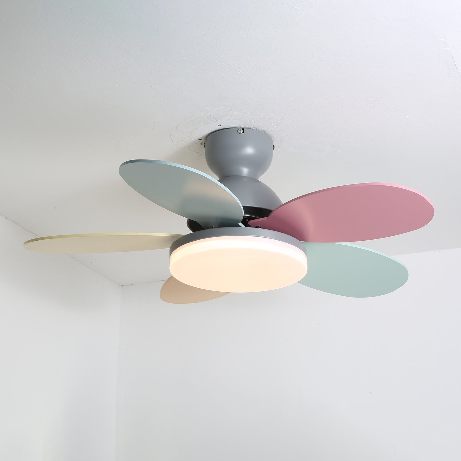 Ceiling Fan Light | Elegant Flower Petal Design with LED Lighting 1