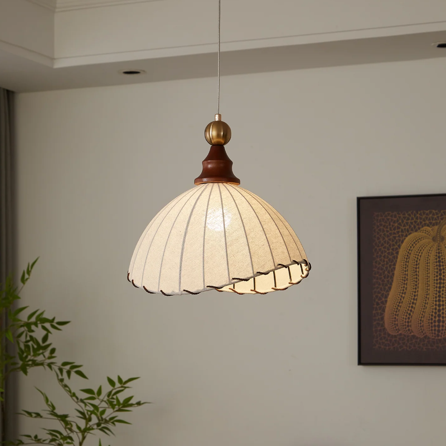 Sculptural Pendant Lamp | Contemporary Design with Adjustable Height 0