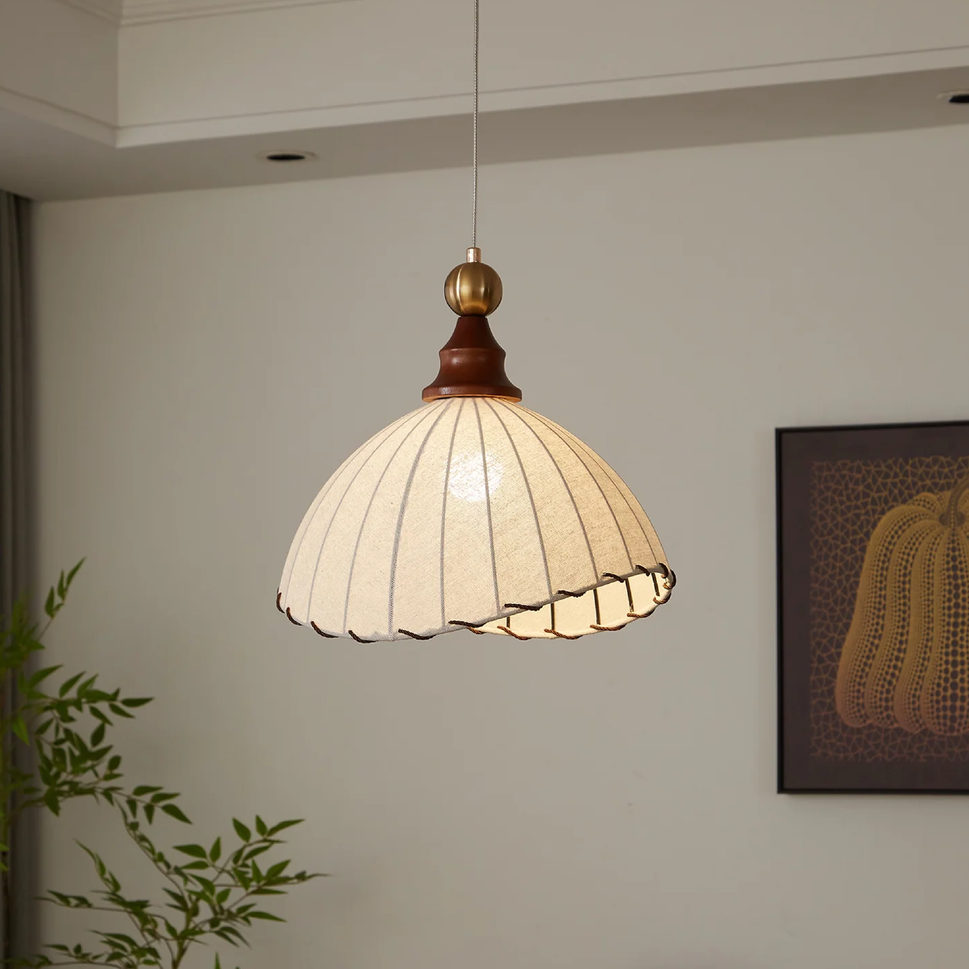 Sculptural Pendant Lamp | Contemporary Design with Adjustable Height 0