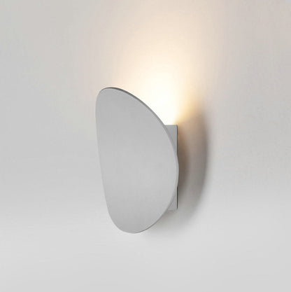 Twilight Wall Lamps | Modern LED Lighting for Outdoor Spaces 7